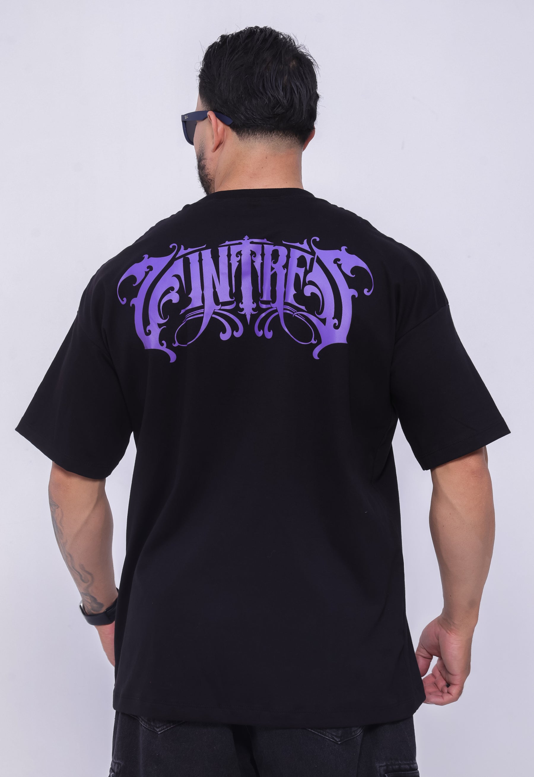 Camiseta oversized VINTTRÊS preta - 230g