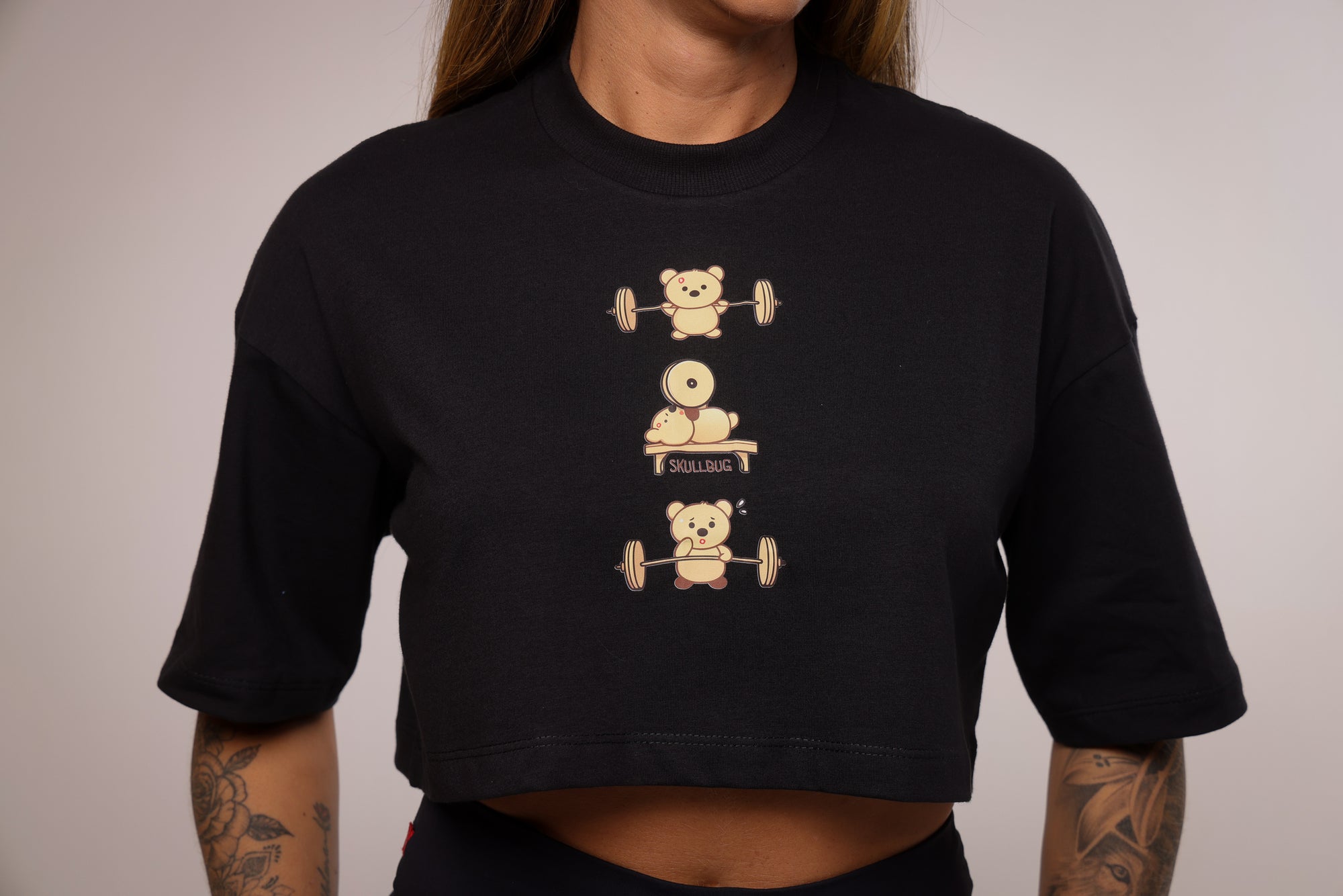 Cropped oversized "Fitness bear" - preto