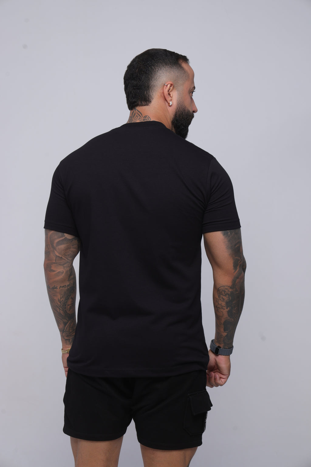 Camiseta regular holograma 23 preta