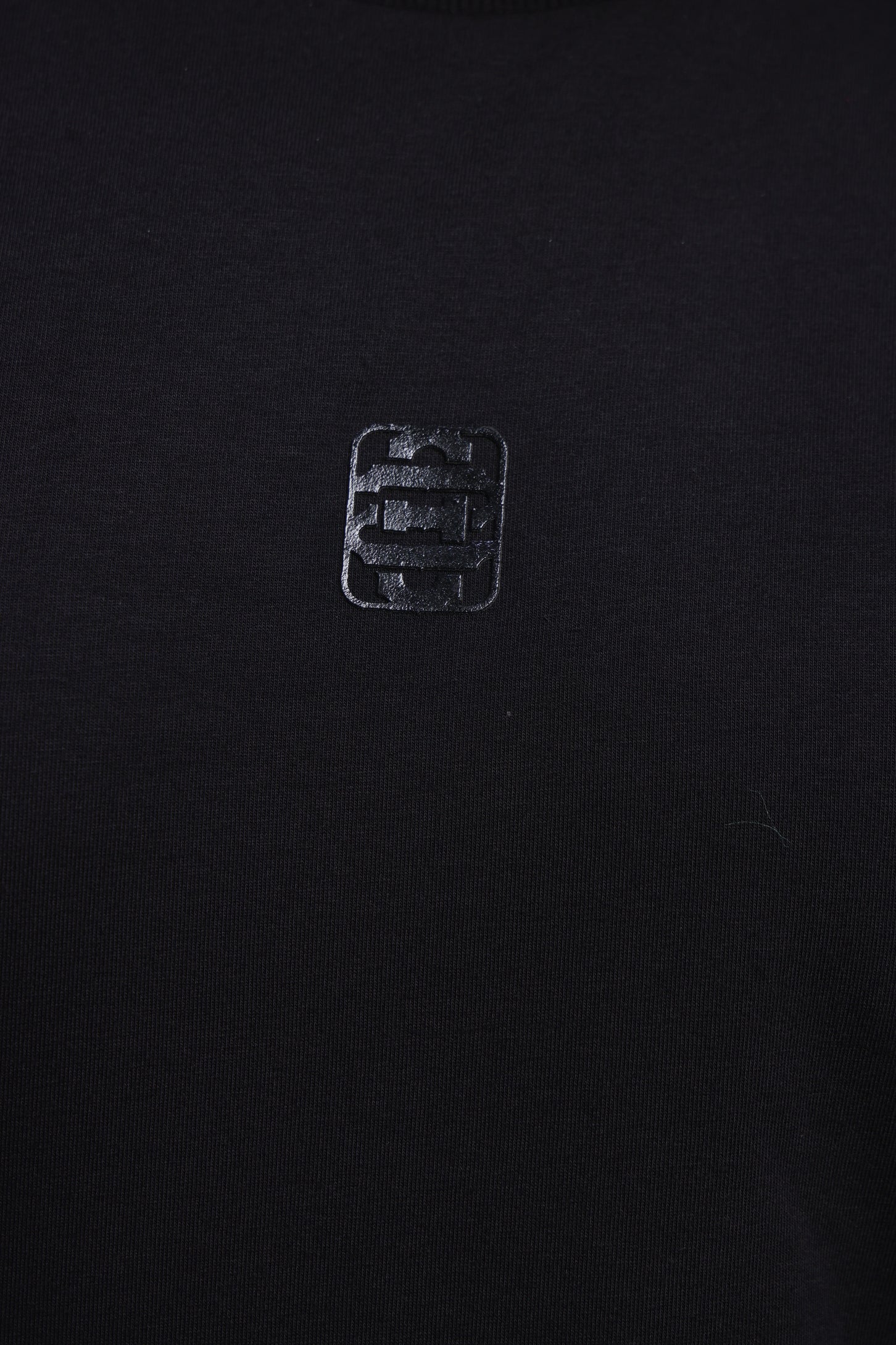 Camiseta regular holograma 23 preta