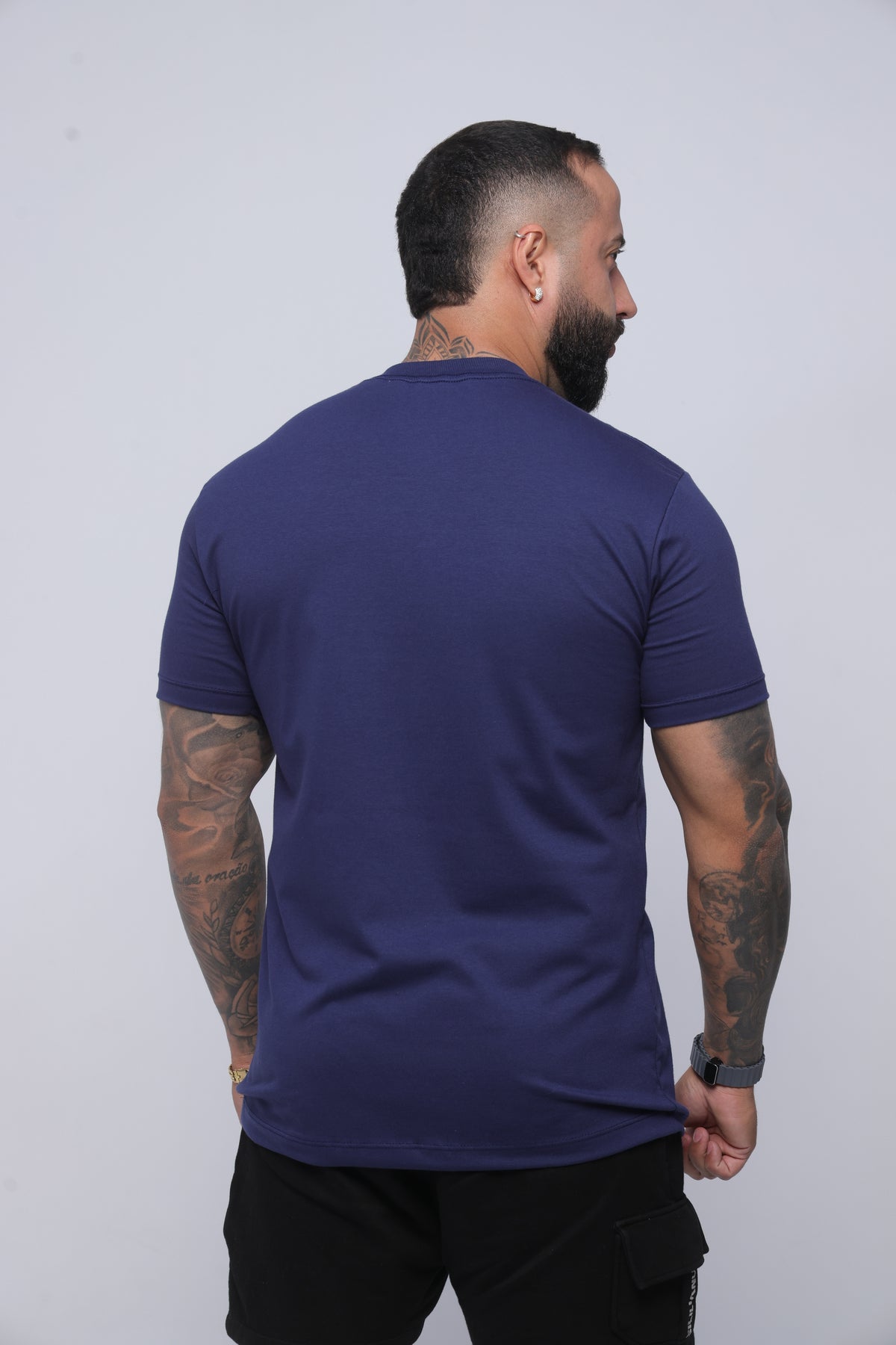 Camiseta regular básica azul marinho