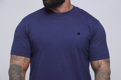 Camiseta regular básica azul marinho