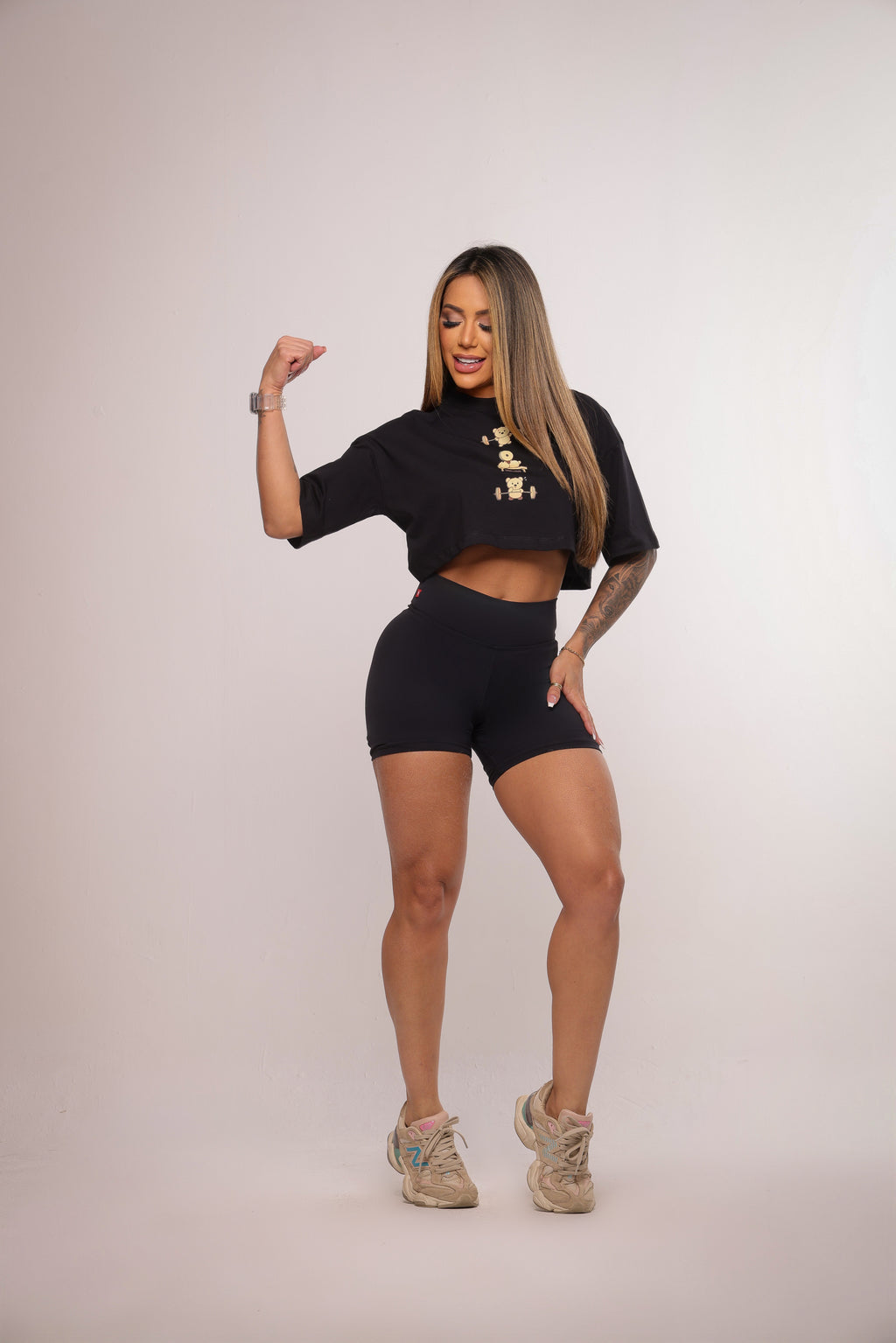 Cropped oversized "Fitness bear" - preto