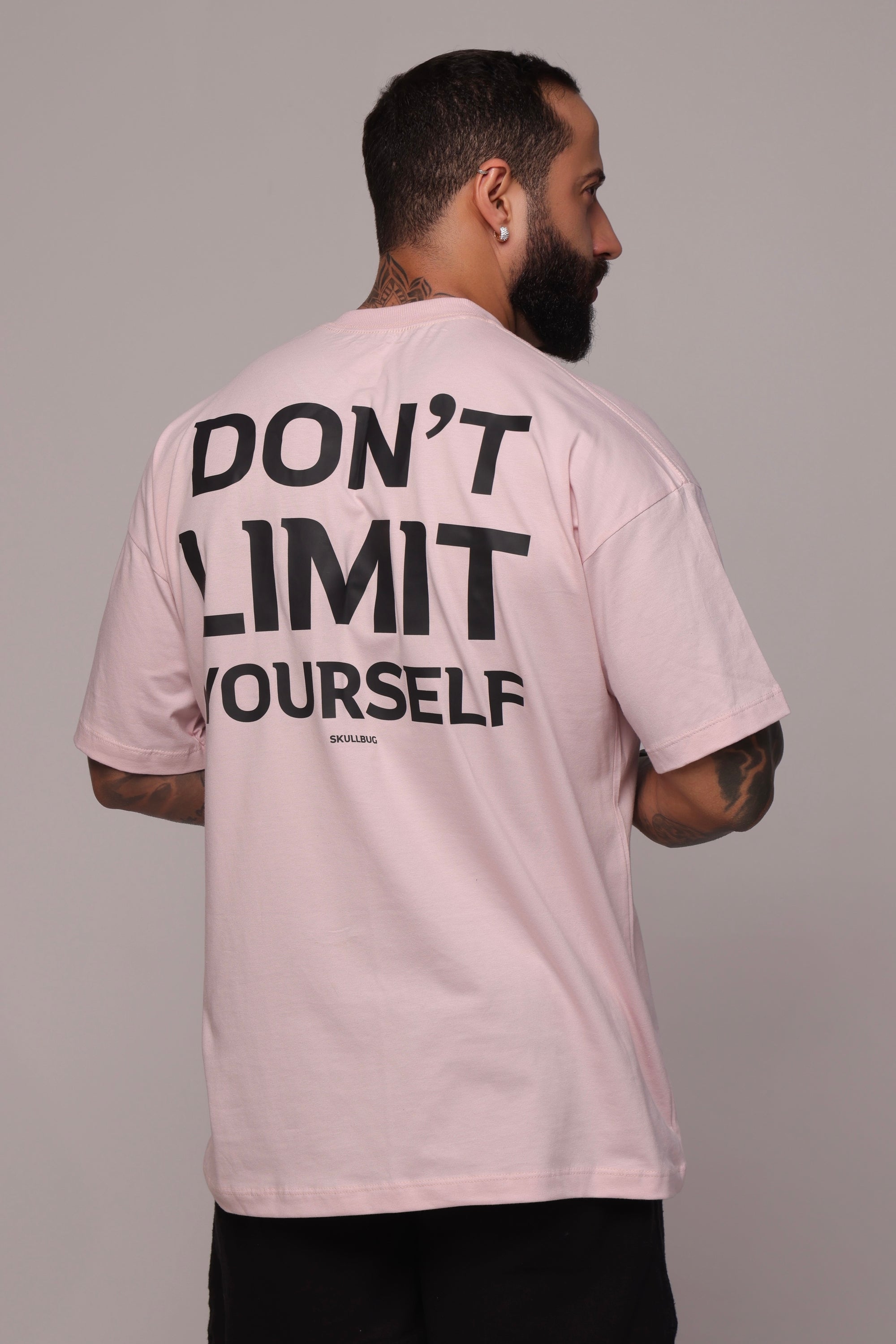 Camiseta oversized "Don´t limit yourself" - rosa
