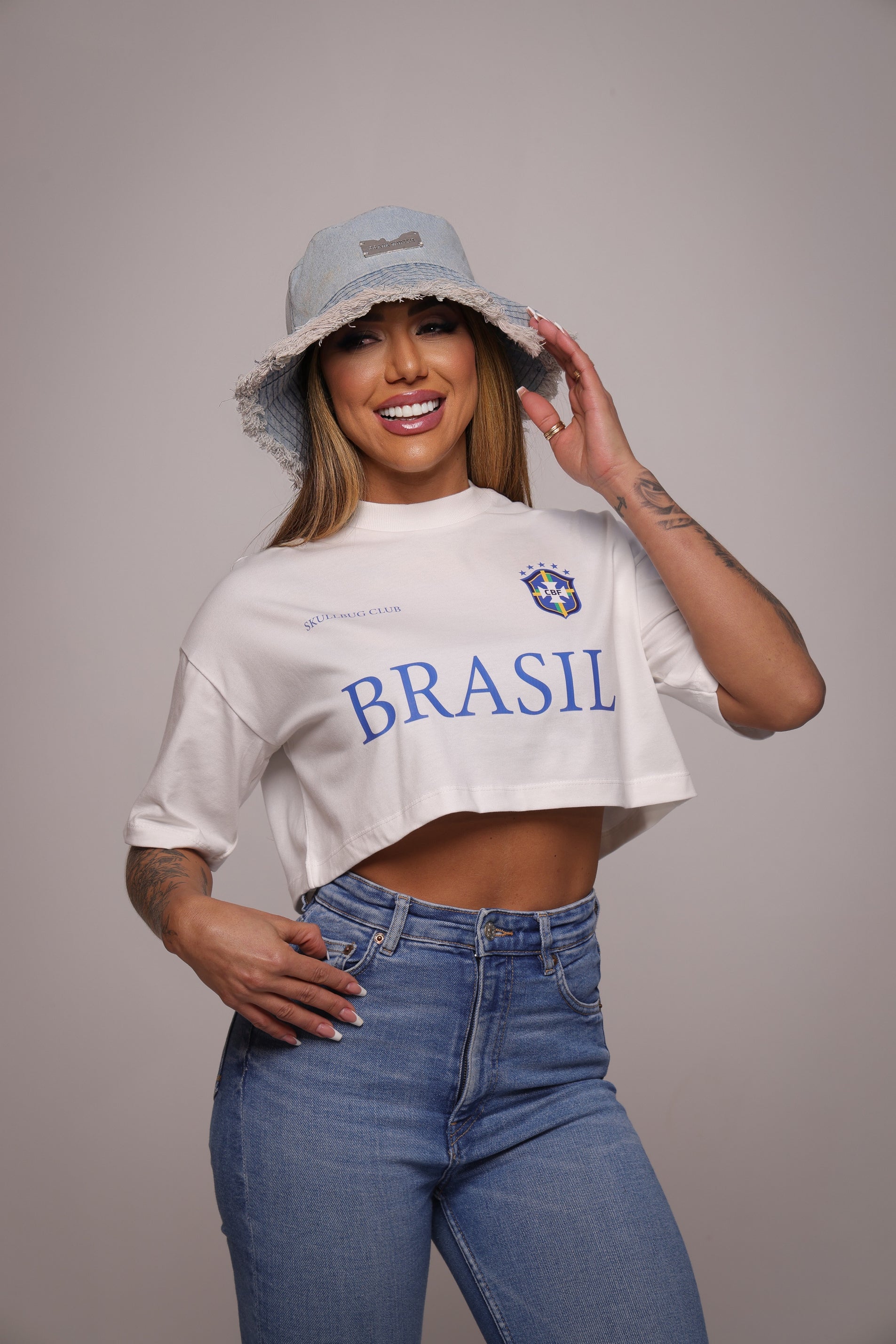 Cropped oversized "Brasil" - off-white