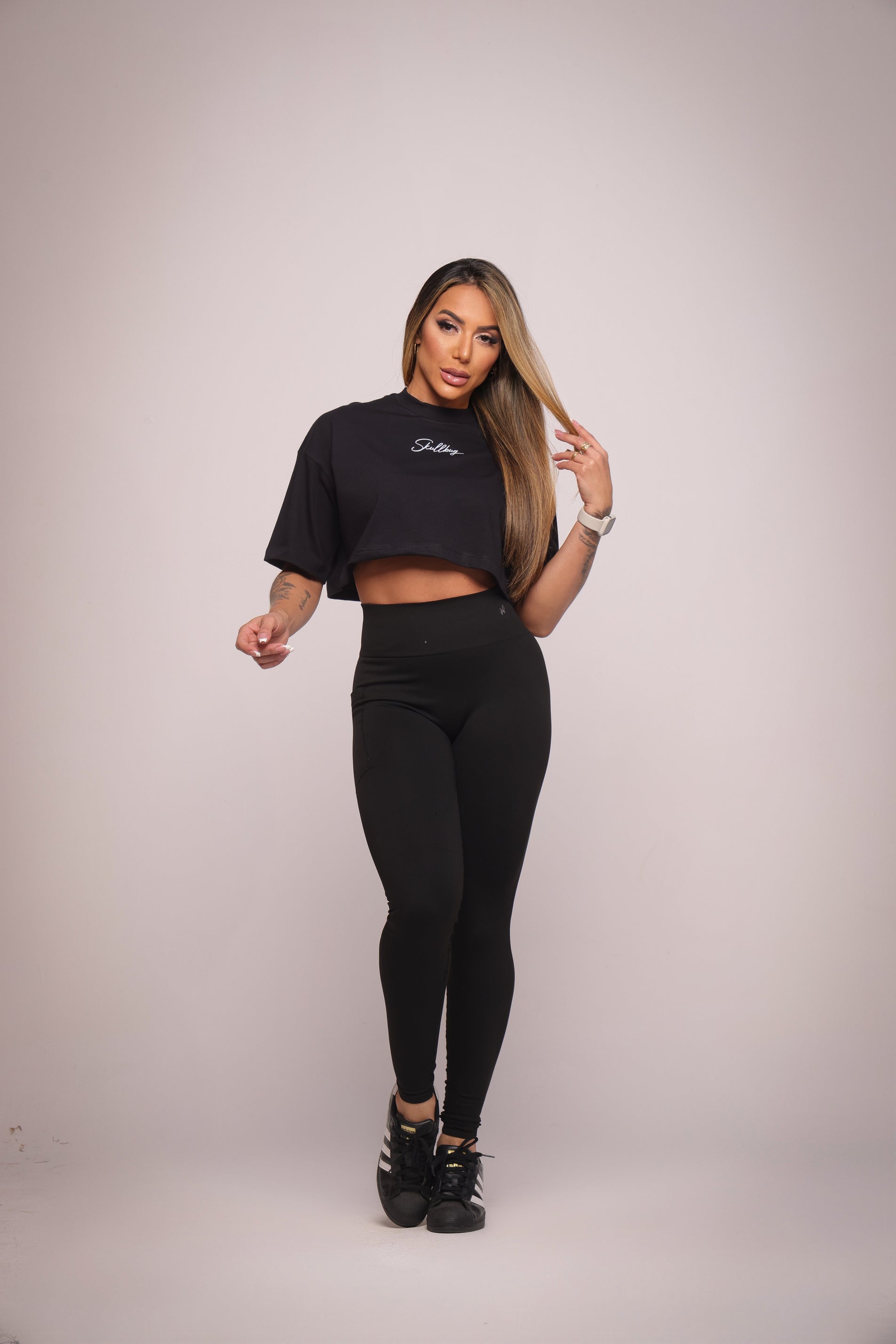 Cropped oversized básico - preto