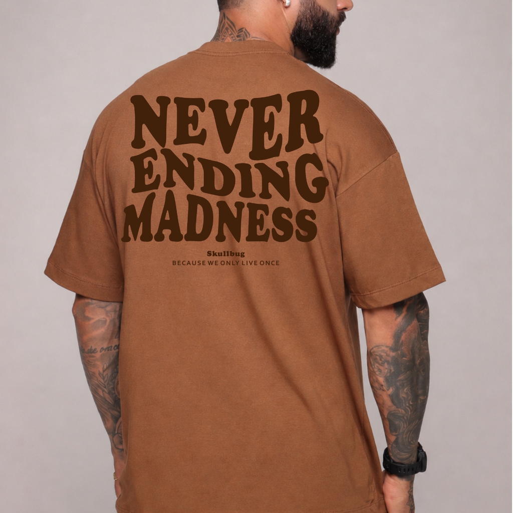 Camiseta oversized "Never ending" - marrom