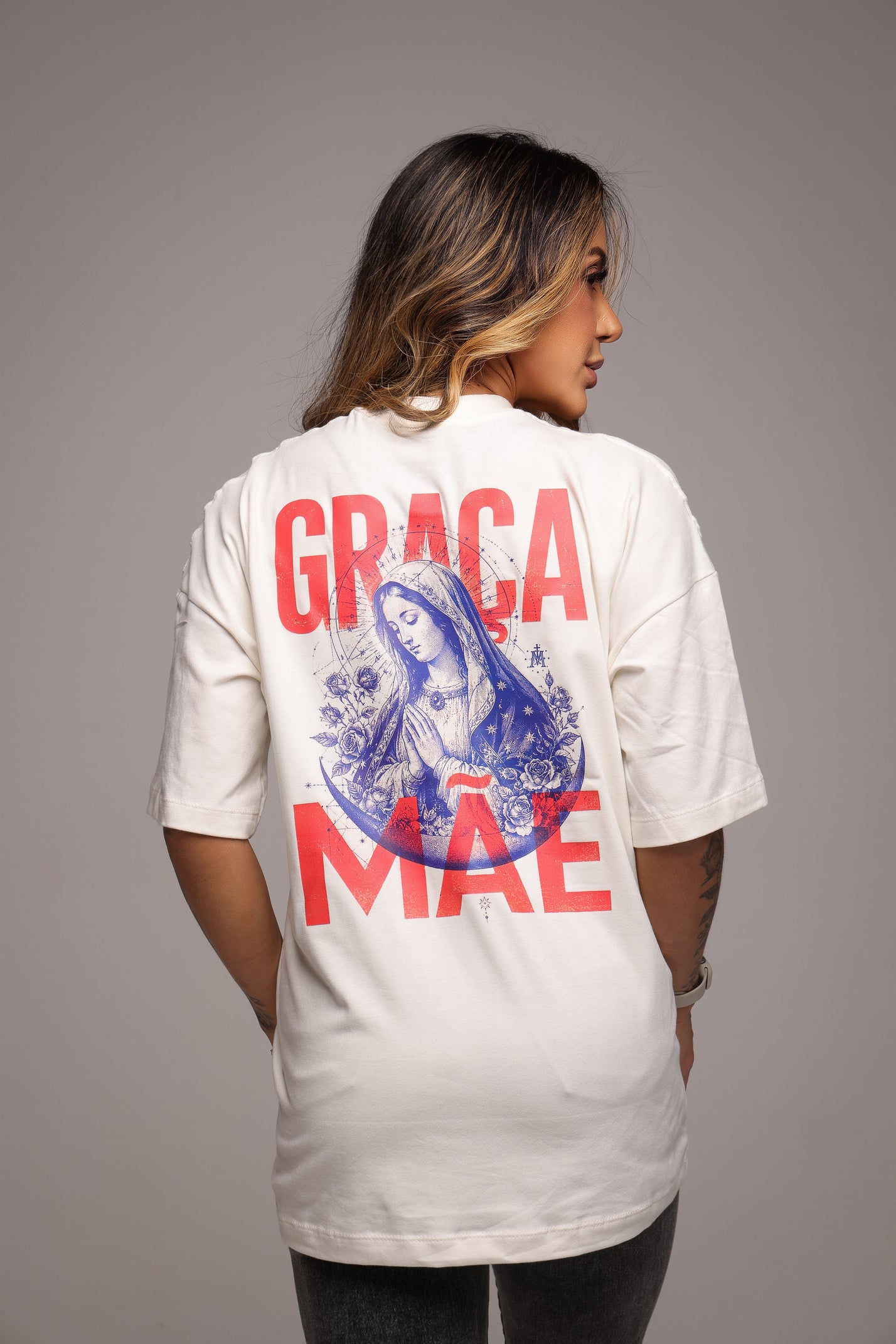 Camiseta oversized "Graça Mãe" - off-white