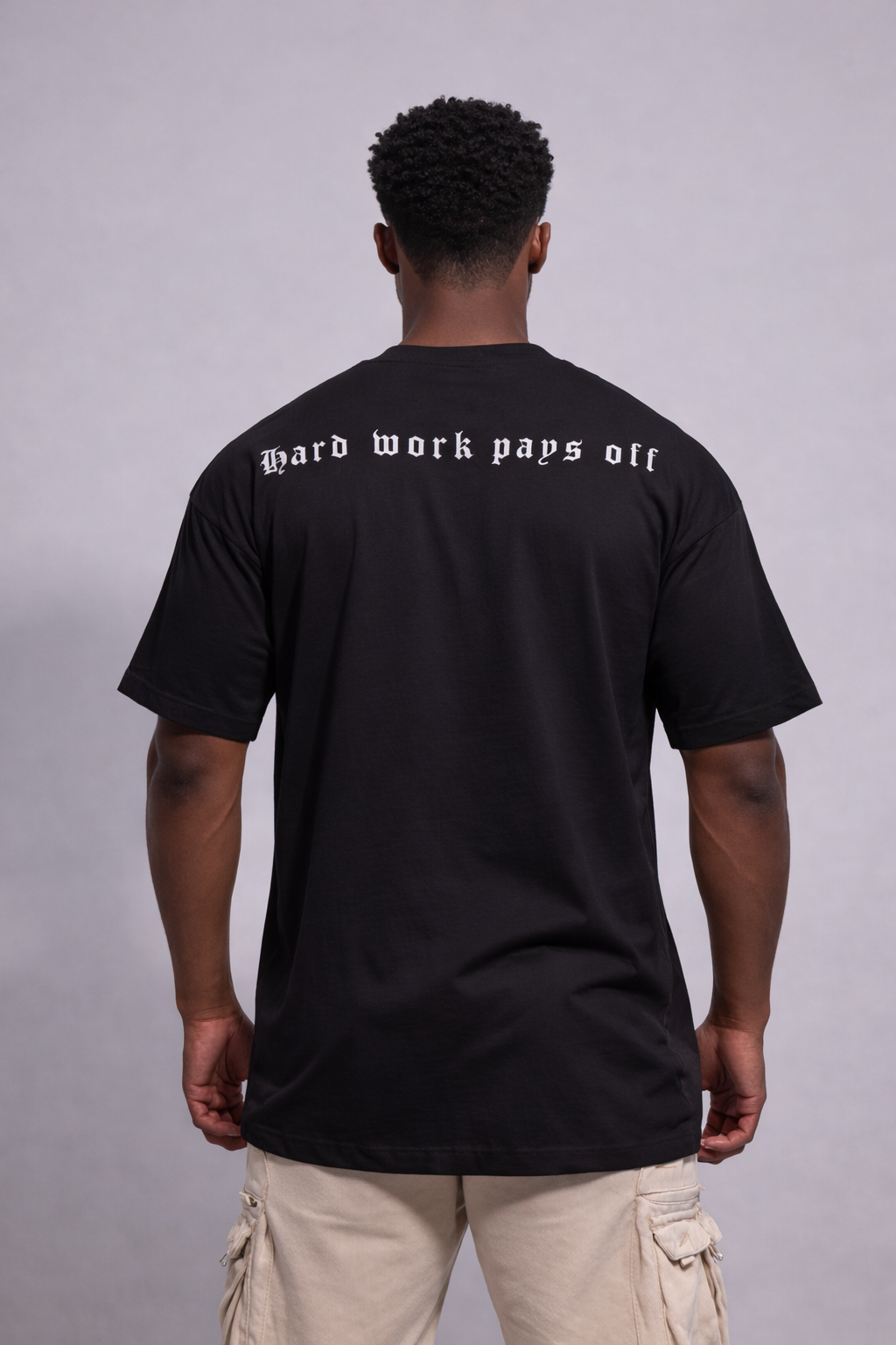 Camiseta oversized "Hard Work" - preta