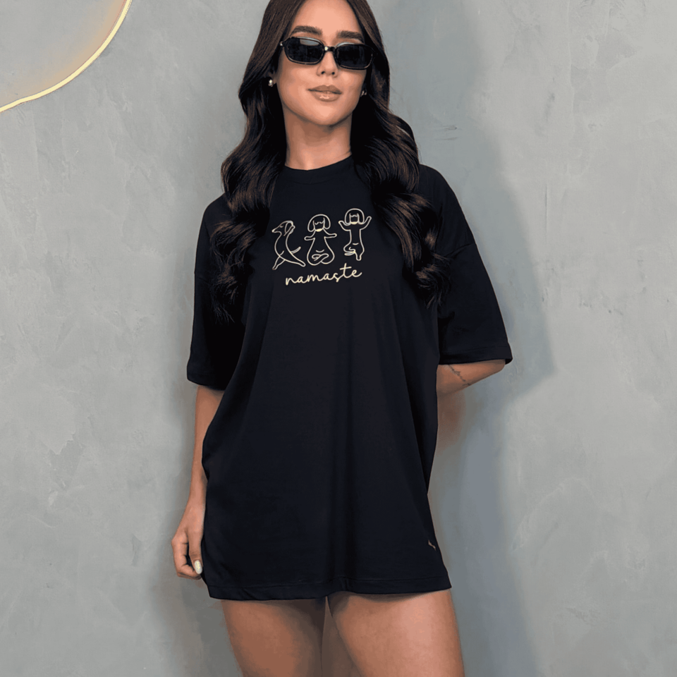 Camiseta oversized "Namaste" - preta