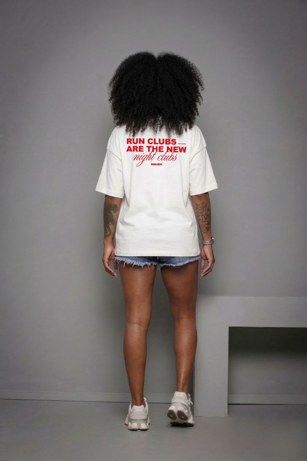 Camiseta oversized "Night Club" - off-white