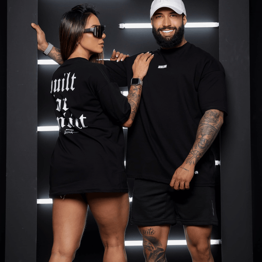 Camiseta oversized "Built for conflict" - preta