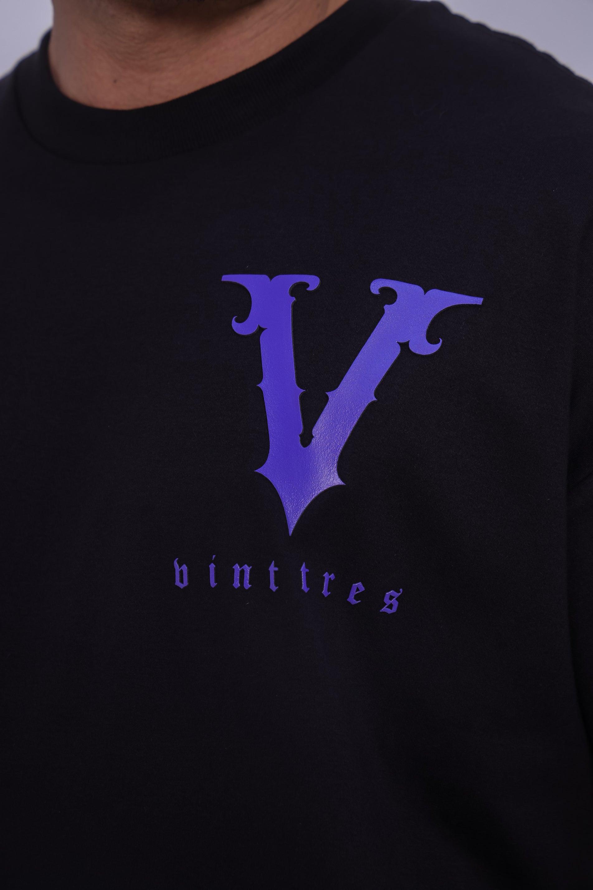 Camiseta oversized VINTTRÊS preta - 230g