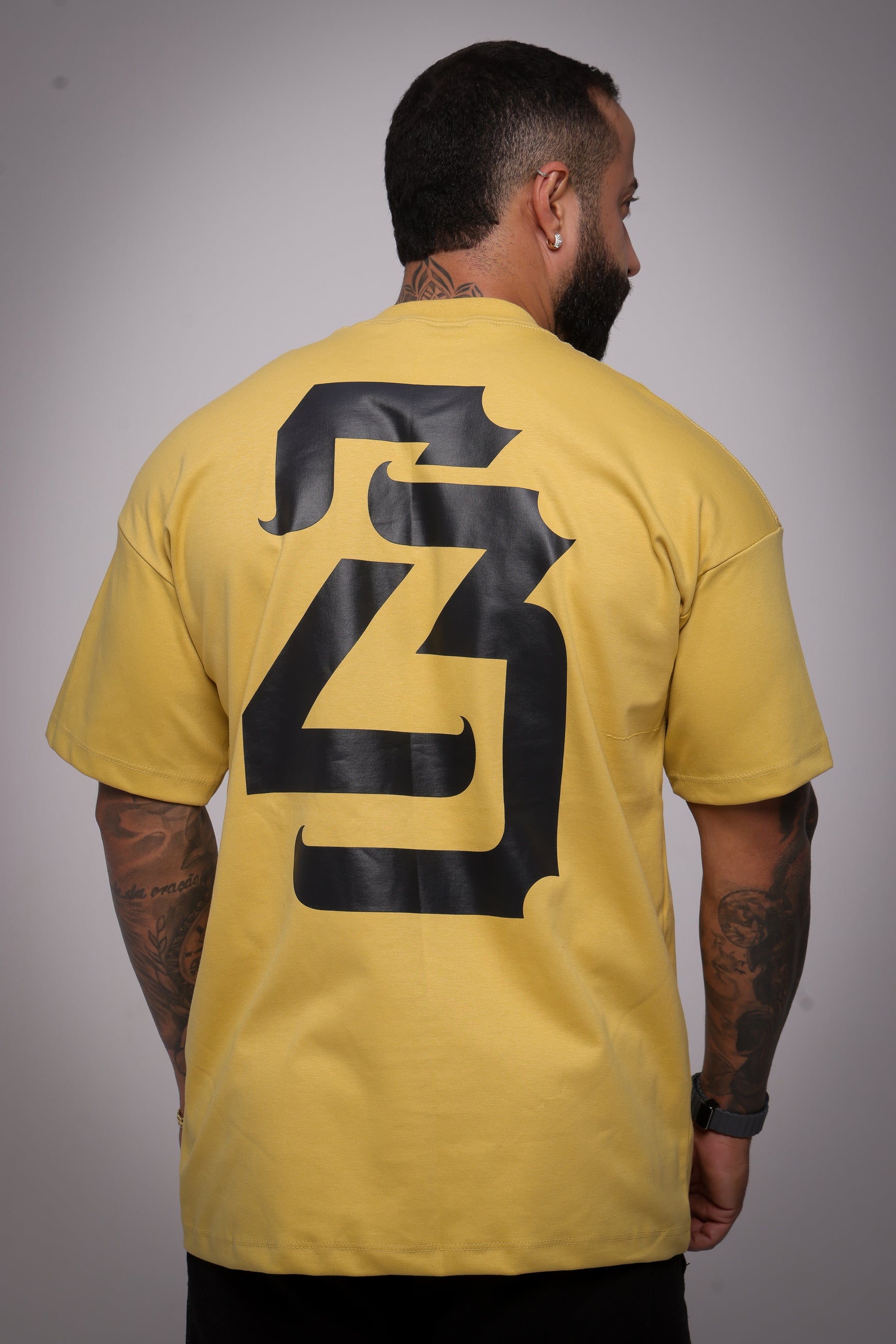 Camiseta oversized 23 ouro - 230g