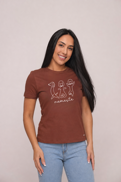 Camiseta babylook "Namaste" - marrom