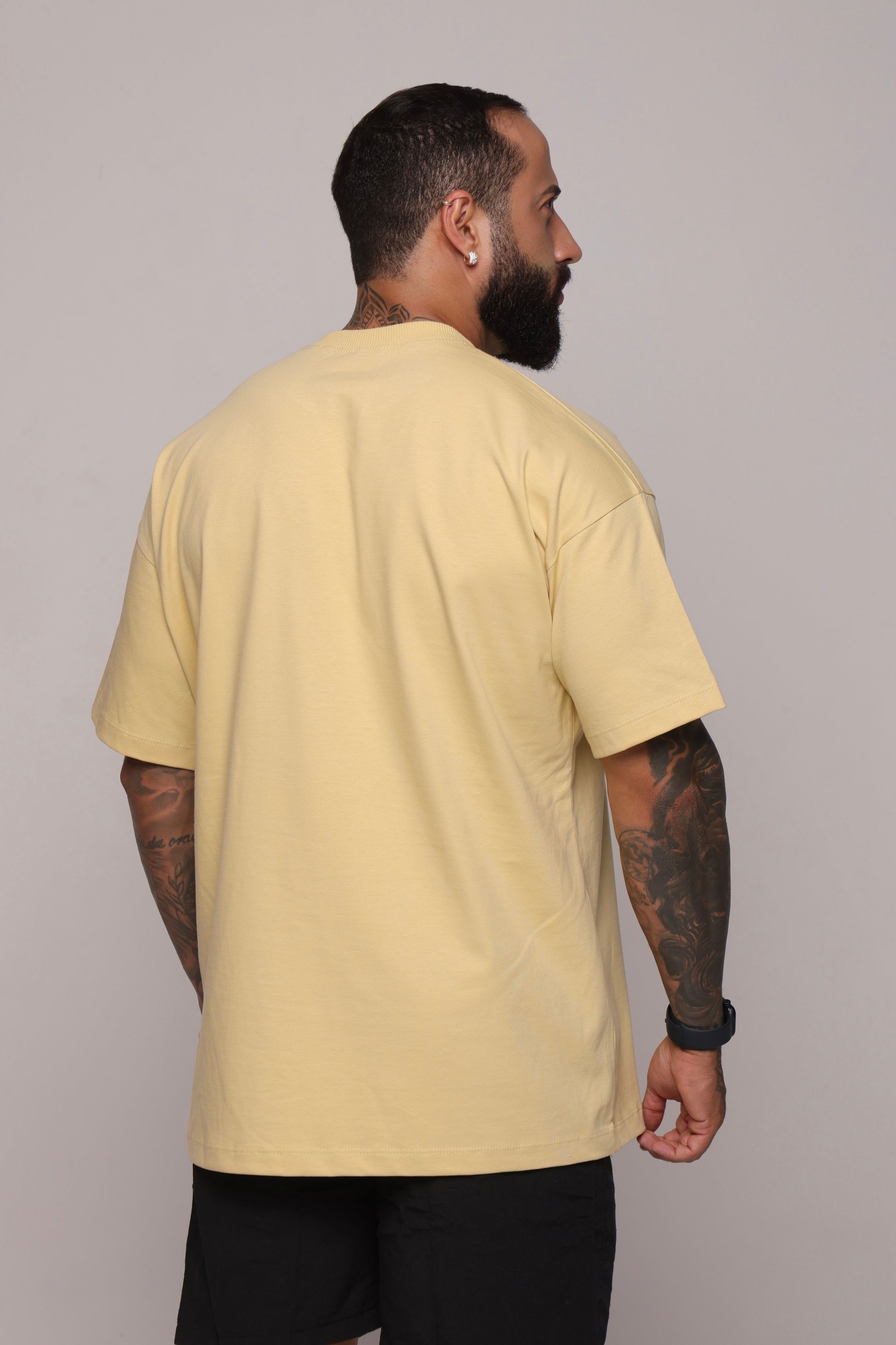 Camiseta oversized básica strong mostarda - 250g – SKULLBUG