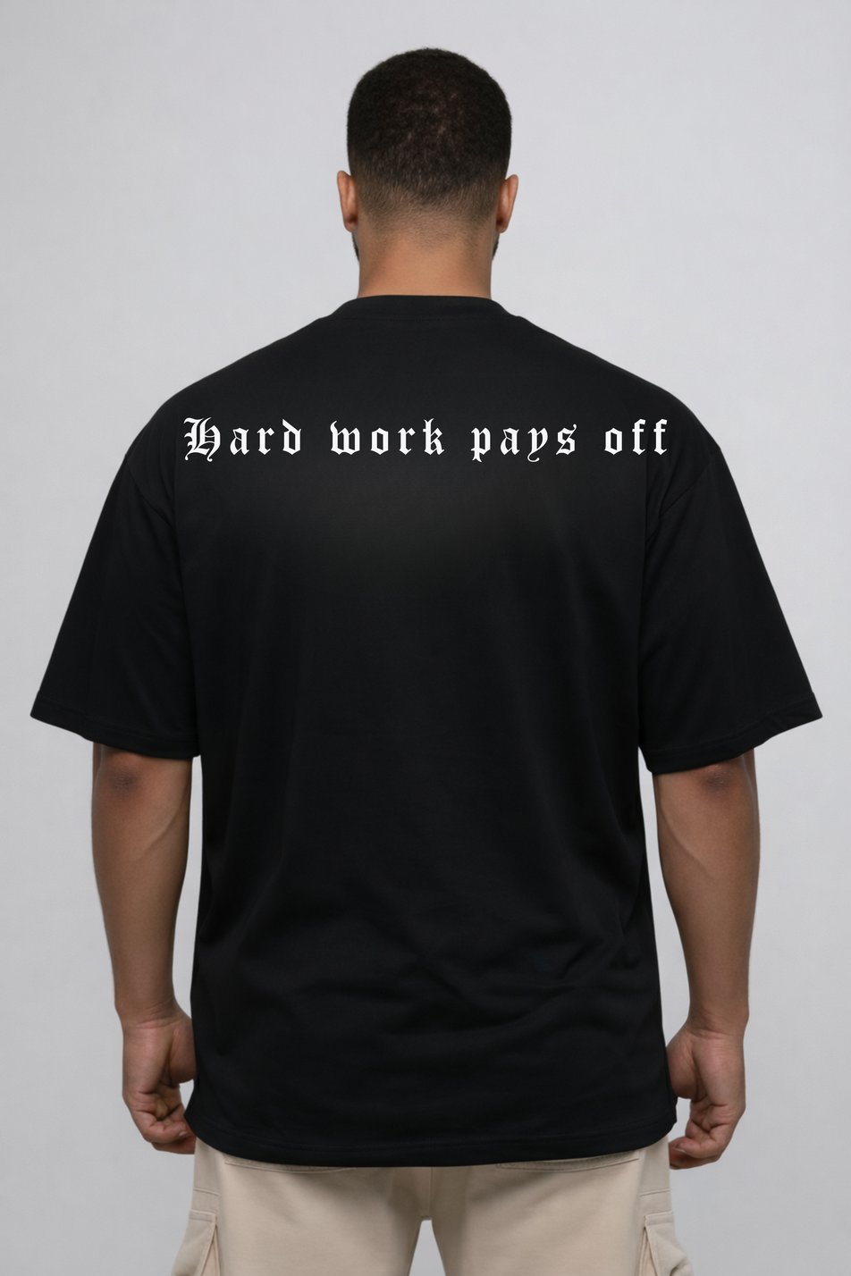 Camiseta oversized "Hard Work" - preta