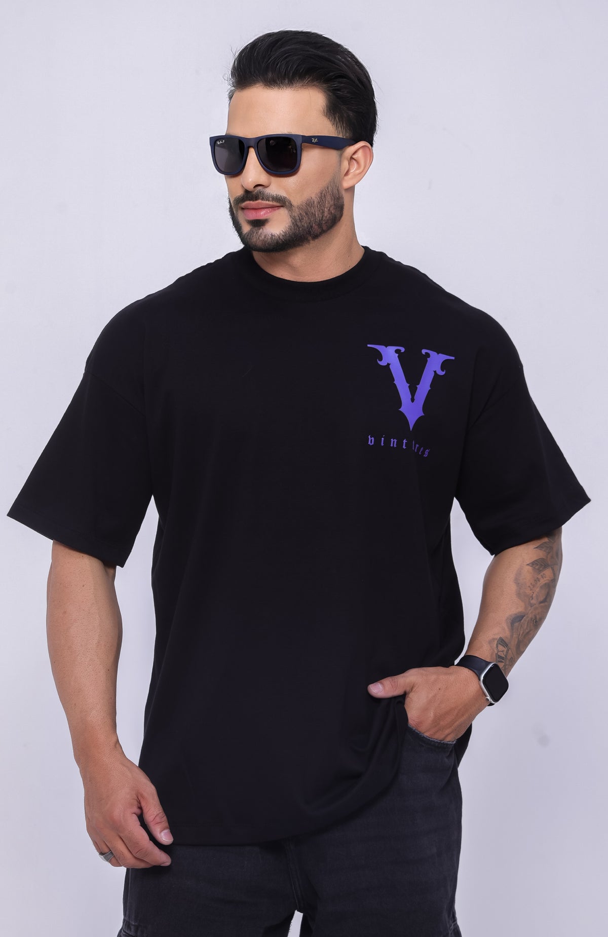 Camiseta oversized VINTTRÊS preta - 230g