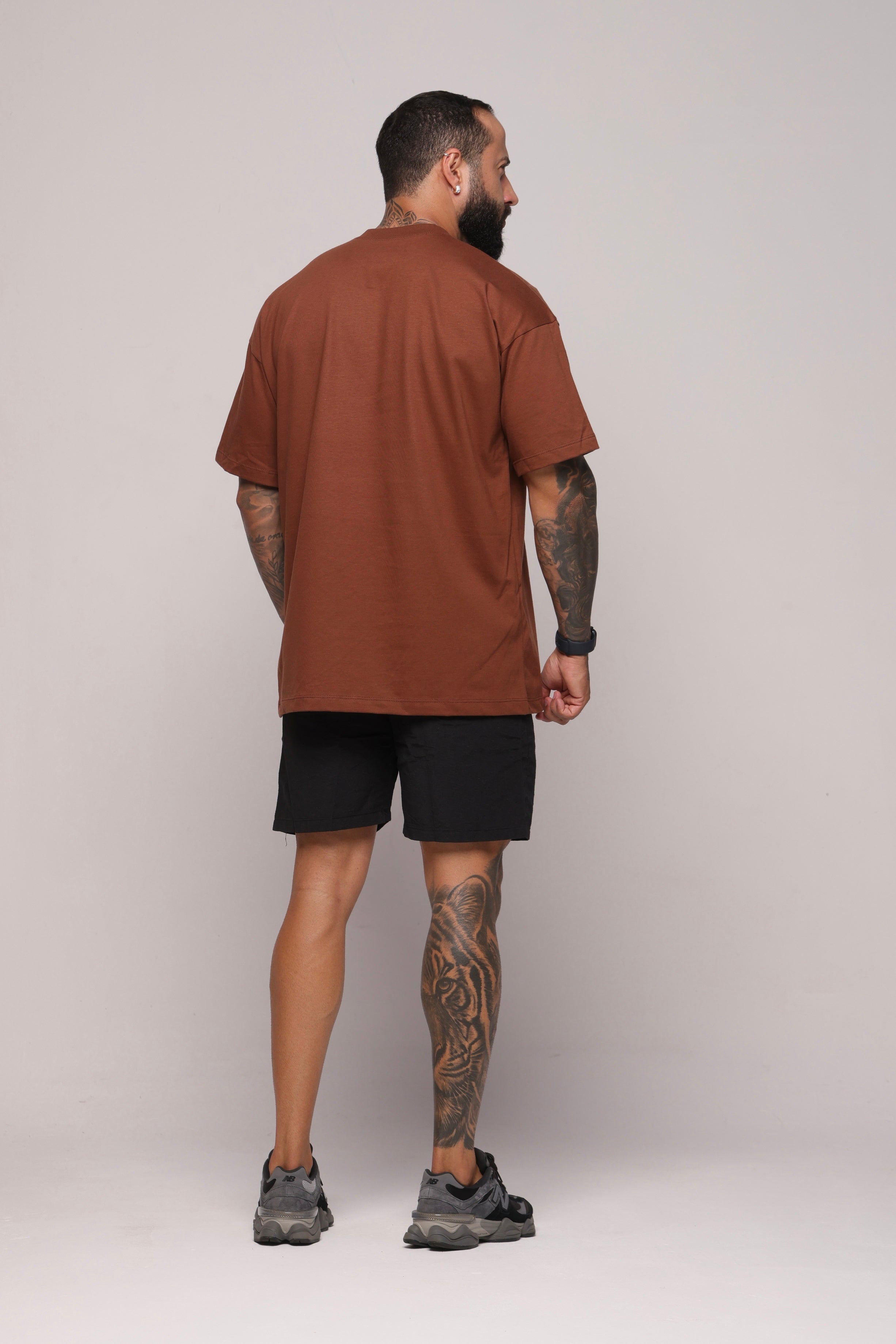 Camiseta oversized básica strong marrom - 250g – SKULLBUG