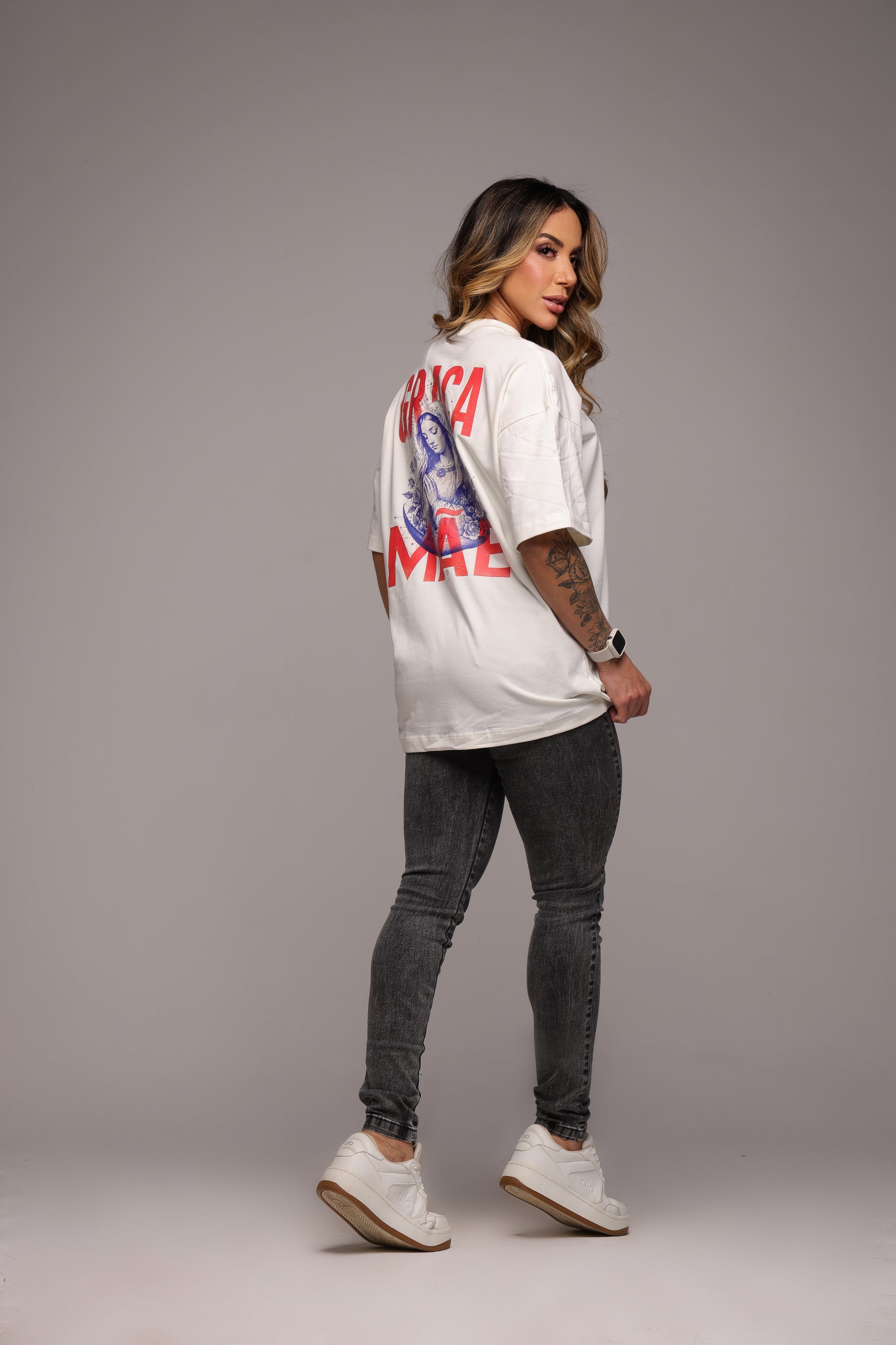 Camiseta oversized "Graça Mãe" - off-white