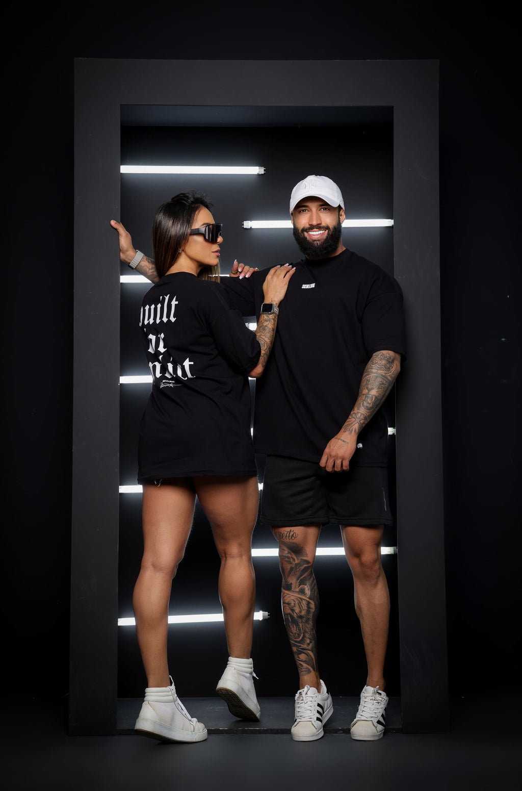 Camiseta oversized "Built for conflict" - preta