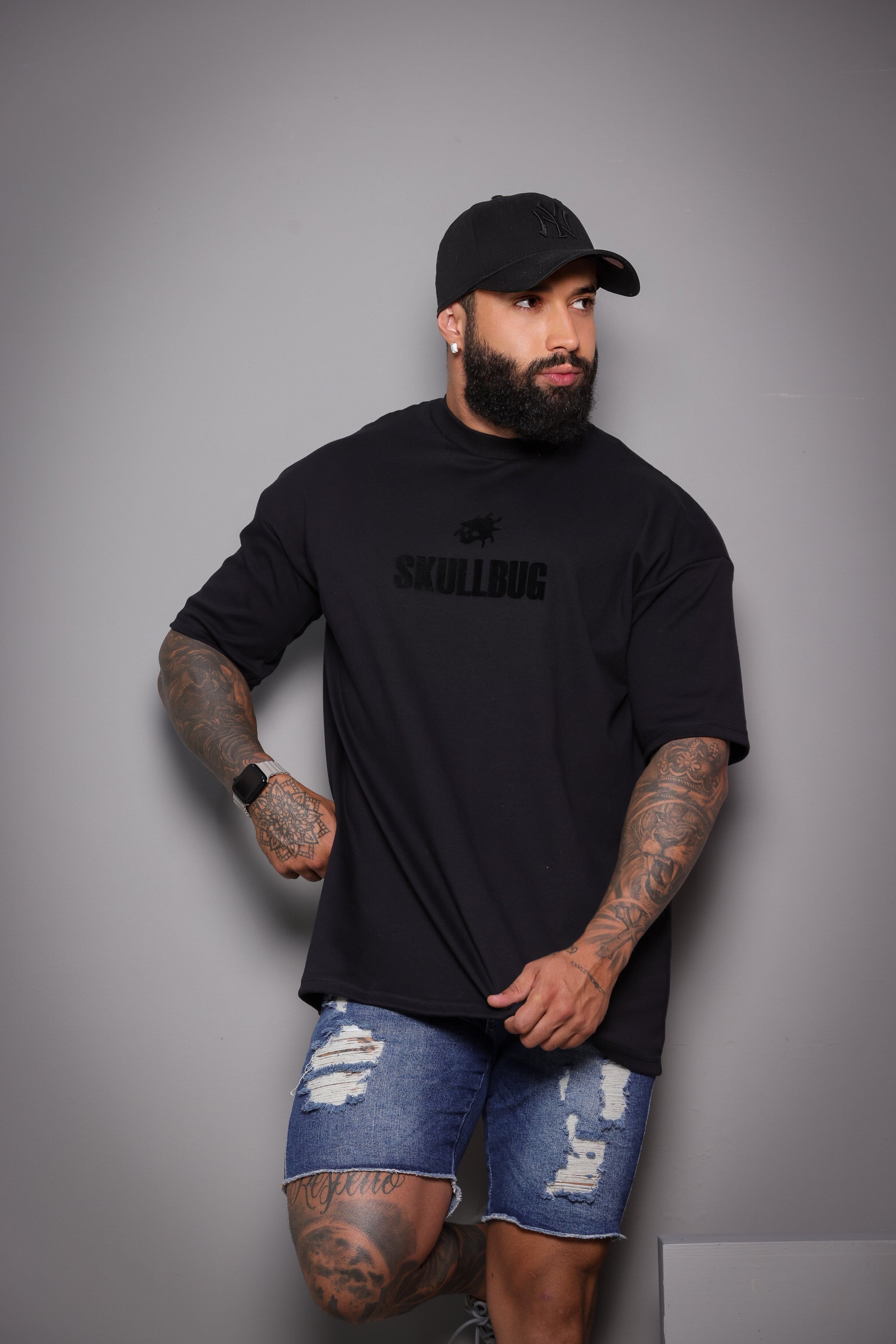 Camiseta oversized preta flocada -230g