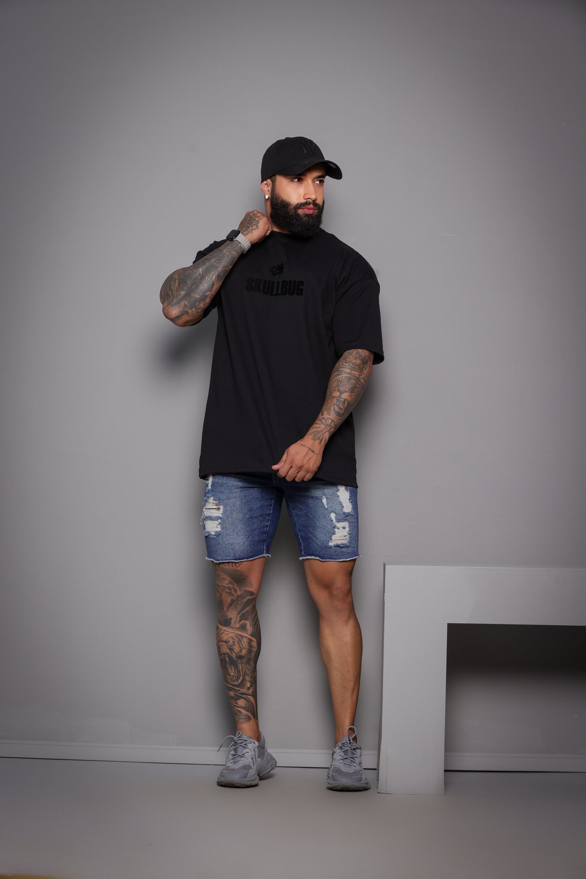 Camiseta oversized preta flocada -230g